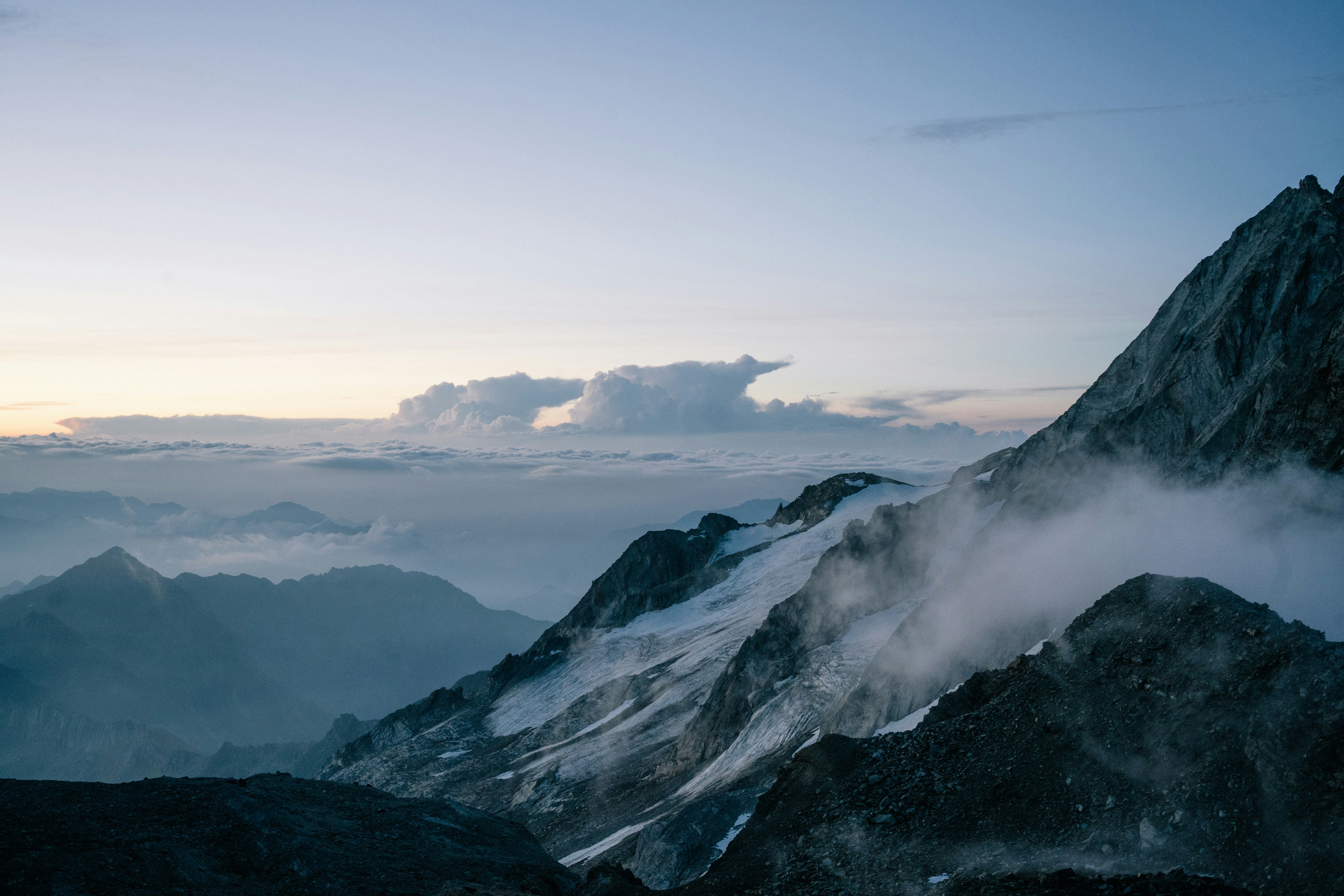 Foggy Mountain-tops in the dawn